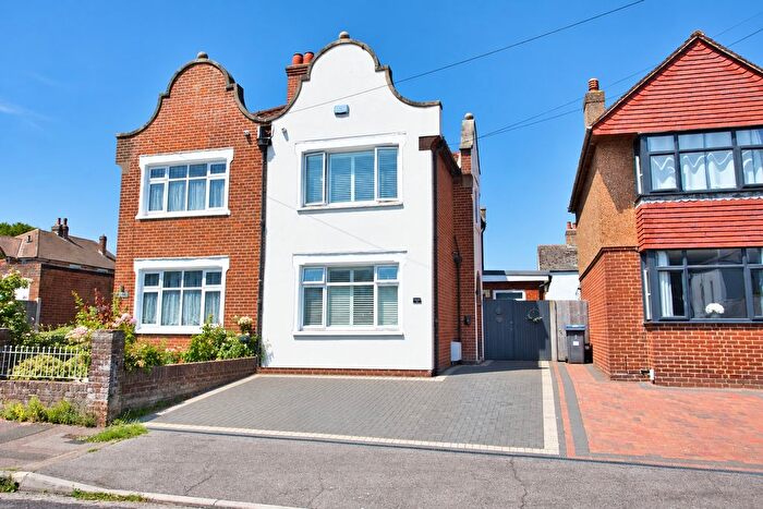 4 Bedroom Semi-Detached House For Sale In Byllan Road, River, Kent, CT17