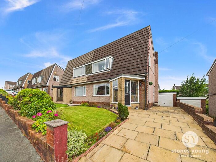 3 Bedroom Semi-Detached House For Sale In Cunliffe Close, Blackburn, BB1