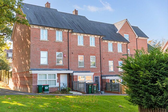 4 Bedroom Terraced House For Sale In Stone Court, Crawley, RH10