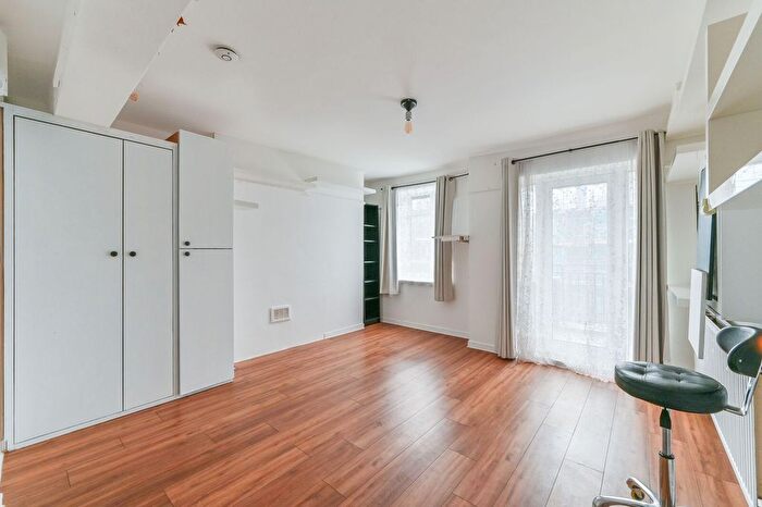 Studio For Sale In Barker House, Kingswood Estate, Sydenham Hill, London, SE21