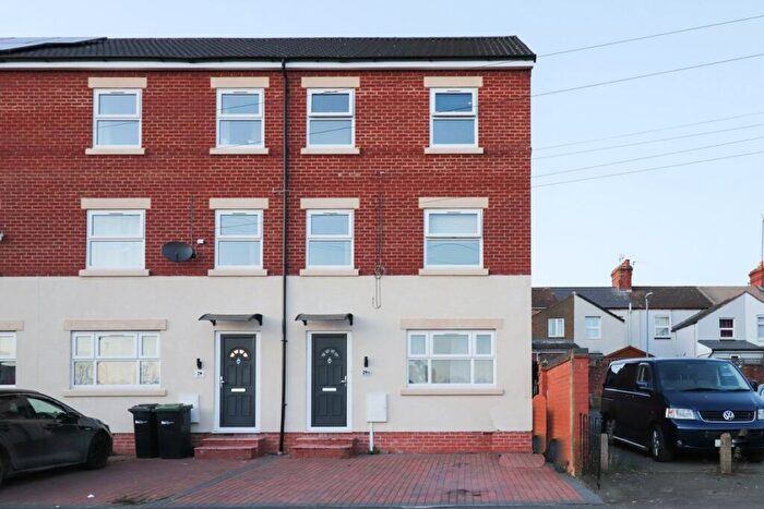 4 Bedroom Town House To Rent In Knox Road, Wellingborough, Northampton, NN8