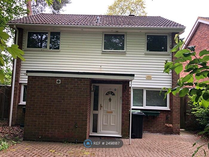 4 Bedroom Detached House To Rent In Kirkstone Close, Camberley, GU15