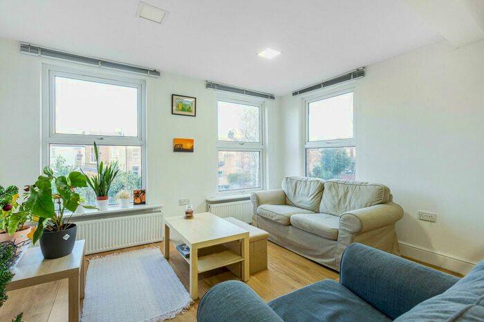 2 Bedroom Flat To Rent In Lordship Lane, London, SE22