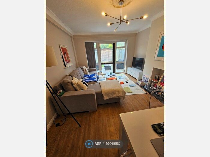 2 Bedroom Maisonette To Rent In St. Stephens Court, Enfield, EN1