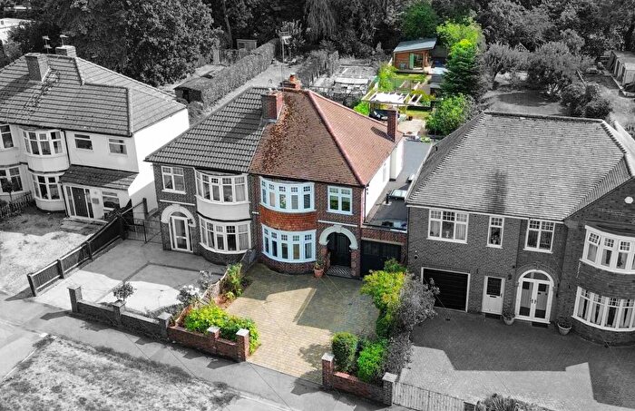 4 Bedroom Semi Detached House For Sale In Wigston Road, Oadby, Leicester, LE2