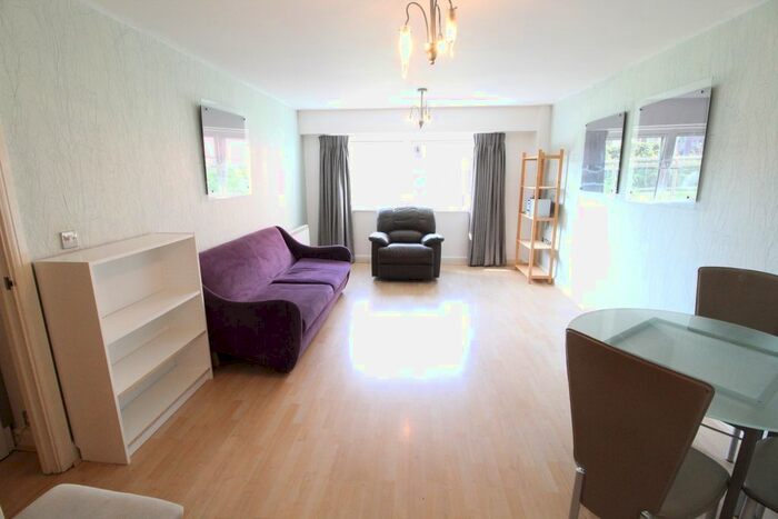 2 Bedroom Flat To Rent In Royal Plaza, Westfield Terrace, Sheffield, S1