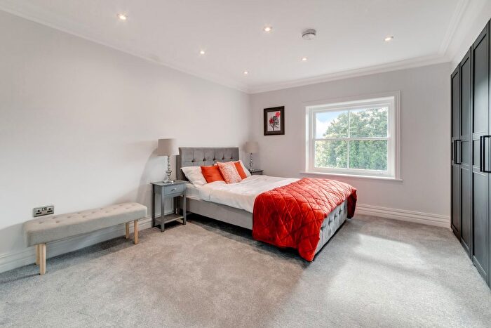 2 Bedroom Flat For Sale In Grosvenor Avenue, Highbury, N5