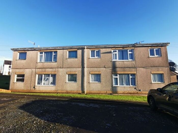 2 Bedroom Flat To Rent In Southall Avenue, Skewen, SA10