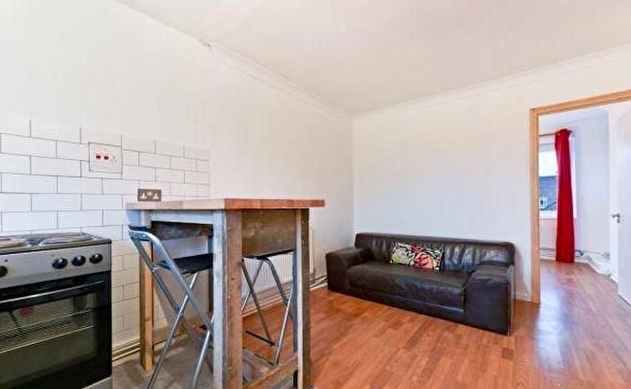 2 Bedroom Flat To Rent In Penrose Street, SE17