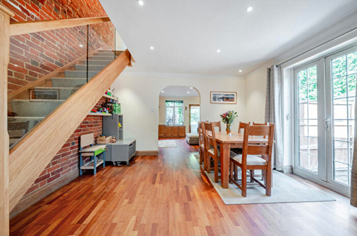 3 Bedroom End Of Terrace House For Sale In London Road, Bagshot, Surrey, GU19