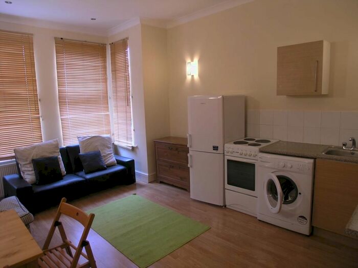 1 Bedroom Flat To Rent In Russell Road, West Hendon, NW9