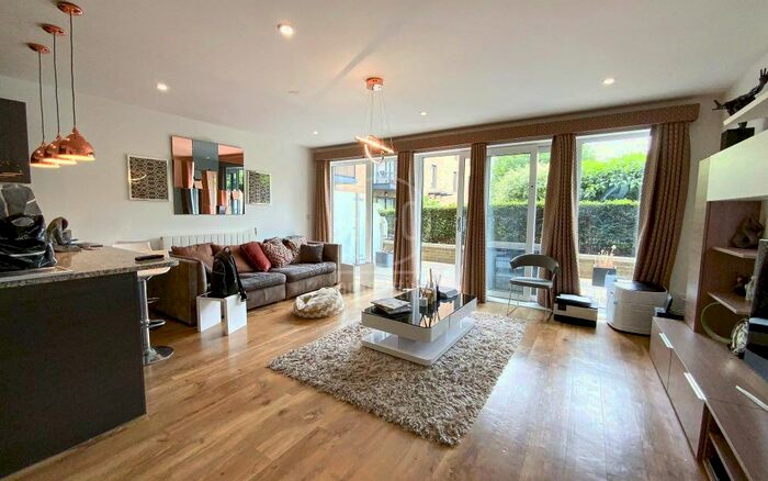 2 Bedroom Flat To Rent In Meadowside, London, SE9