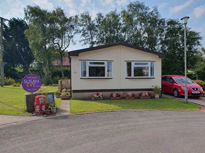 2 Bedroom Mobile/park Home For Sale In The Crescent, Woodside Park, Stalmine, Poulton-Le-Fylde, FY6