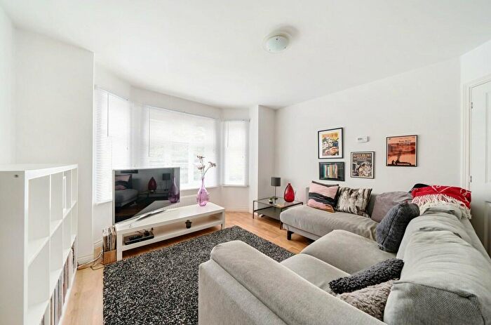 2 Bedroom Apartment To Rent In Dunnock Close, Ravenshead, NG15
