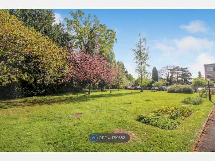 1 Bedroom Flat To Rent In Bath Road, Reading, RG30