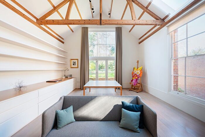 2 Bedroom Maisonette For Sale In Steeles Road, London, NW3