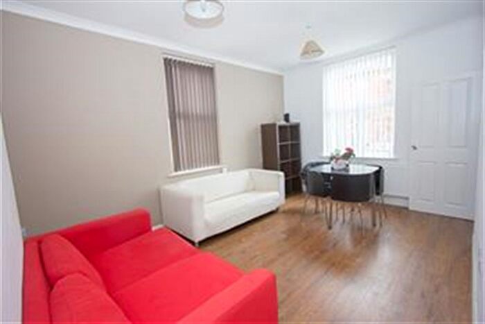 4 Bedroom Terraced House To Rent In City Road, NG9