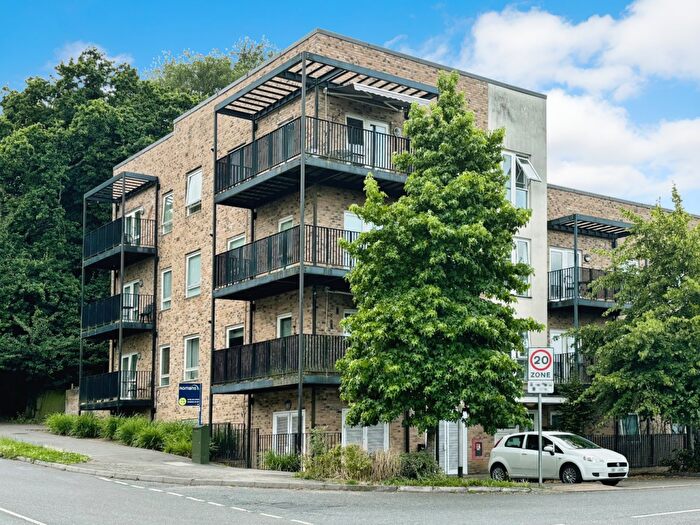 1 Bedroom Apartment For Sale In Tay Road, Tilehurst, Reading, RG30