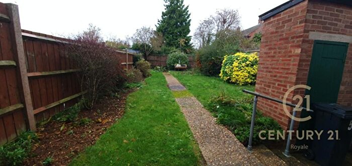 2 Bedroom End Terrace House For Sale In East Hill, Luton, LU3