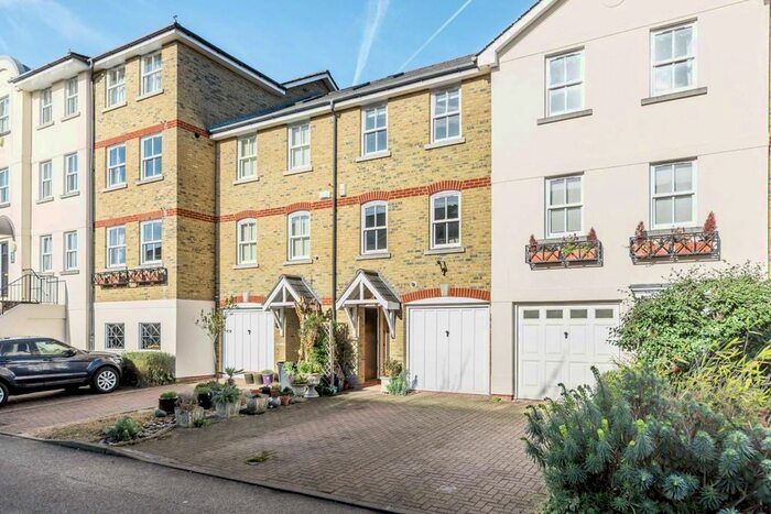 4 Bedroom Property To Rent In Candler Mews, Amyand Park Road, Twickenham, TW1