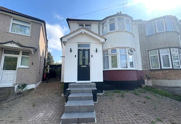 3 Bedroom Flat To Rent In Hillside Crescent, Harrow, HA2