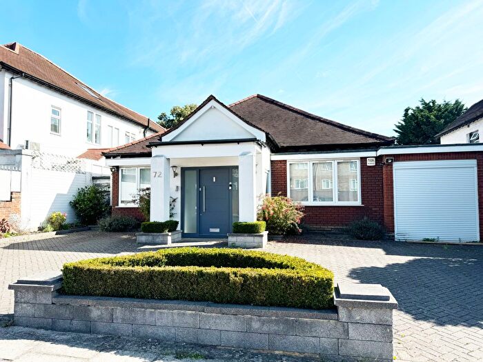 3 Bedroom Bungalow To Rent In Brent Street, London, NW4