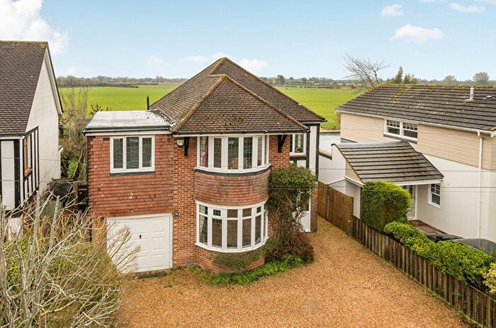 4 Bedroom Detached House For Sale In Birdham Road, Chichester, PO19