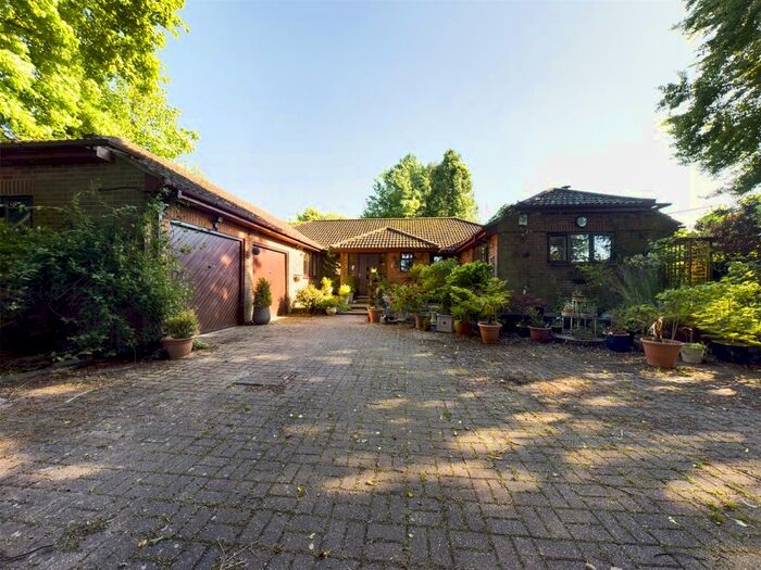 4 Bedroom Detached Bungalow For Sale In Alresford Drove, South Wonston, Winchester, SO21