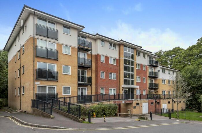 2 Bedroom Flat To Rent In Seacole Gardens, Shirley, Southampton, SO16
