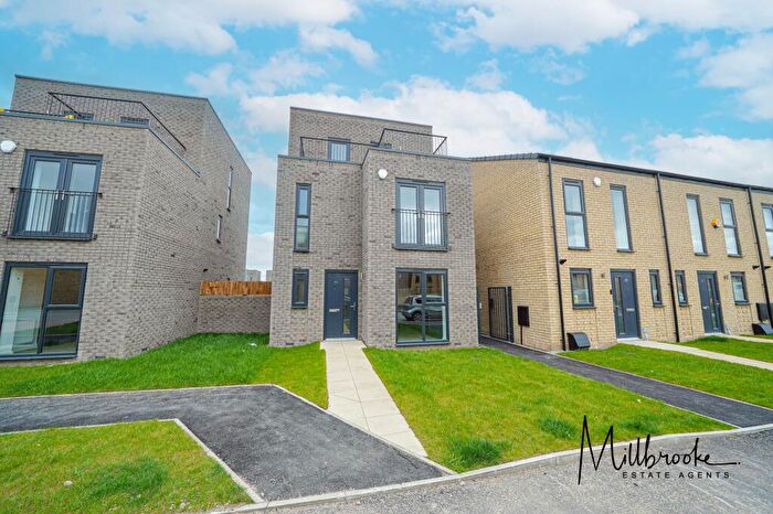 4 Bedroom Detached House To Rent In Shergar Way, Salford, M6