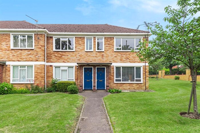 2 Bedroom Maisonette To Rent In Abbey Court, Camberley, GU15