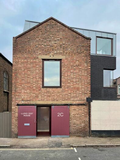 2 Bedroom Flat To Rent In Southampton Way, London, SE5