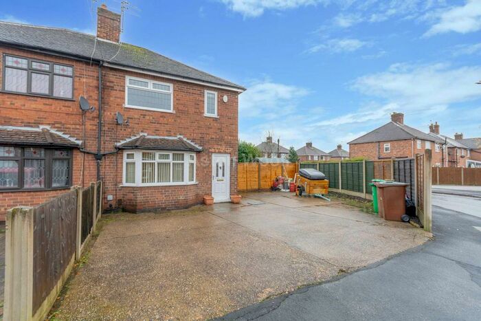3 Bedroom Semi-Detached House To Rent In Knole Road, Wollaton, NG8