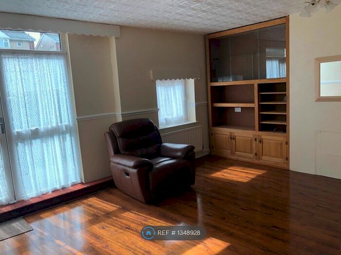 3 Bedroom Maisonette To Rent In Rocky Lane, Birmingham, B7