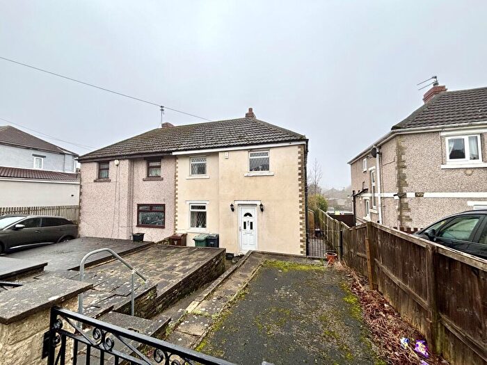 2 Bedroom Semi Detached House For Sale In Ashbourne Way, Bradford, BD2