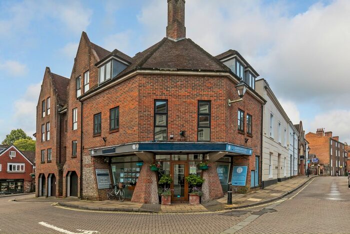 1 Bedroom Flat To Rent In St. Thomas Street, Winchester, SO23