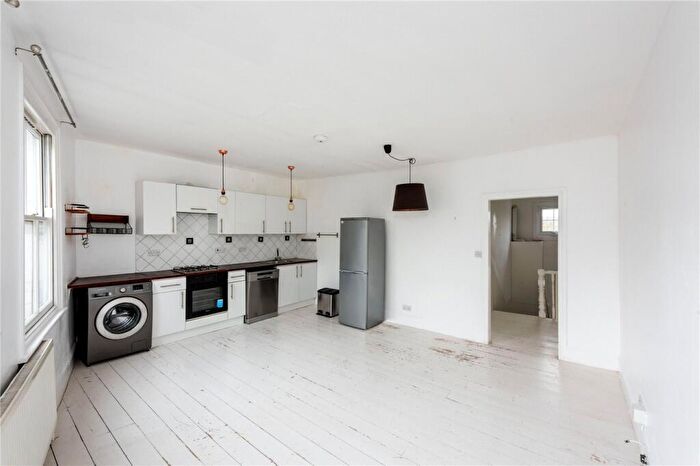 2 Bedroom Apartment To Rent In Goldsmiths Row, London, E2