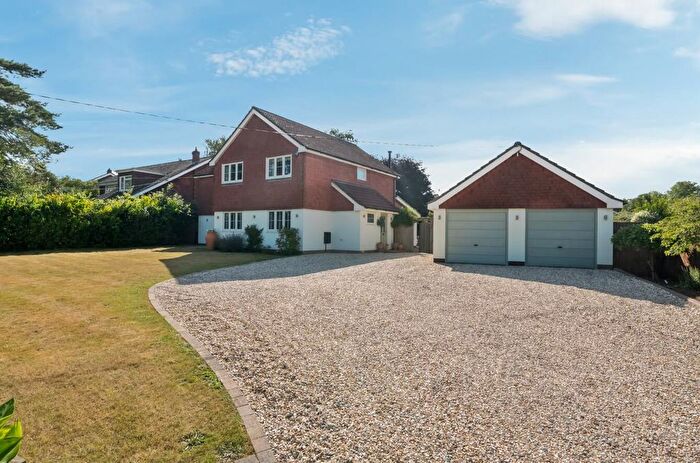 5 Bedroom Detached House For Sale In Buttons Lane, West Wellow, Hampshire, SO51