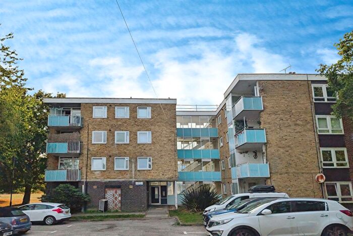 2 Bedroom Flat To Rent In Ellwood Avenue, SO19