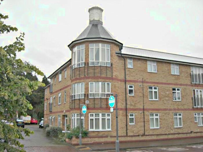 1 Bedroom Flat To Rent In Temple End, High Wycombe, HP13