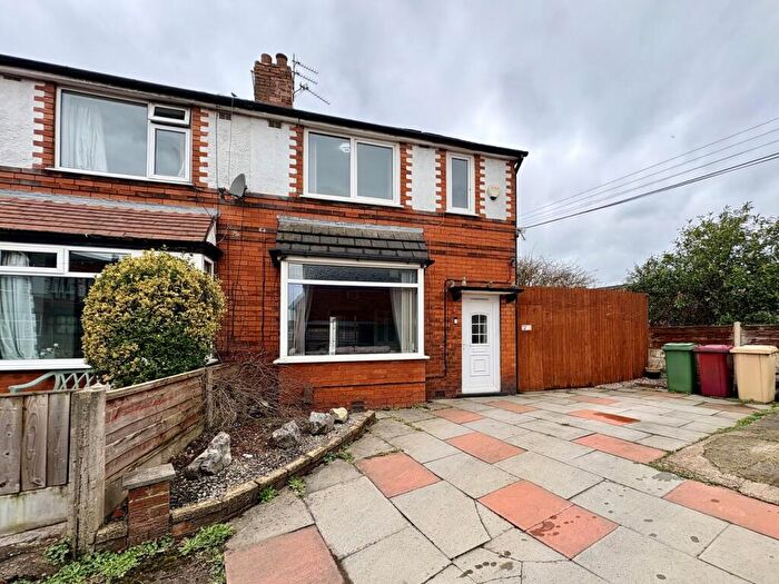 3 Bedroom Semi Detached House For Sale In Albert Grove, Farnworth, Bolton, BL4