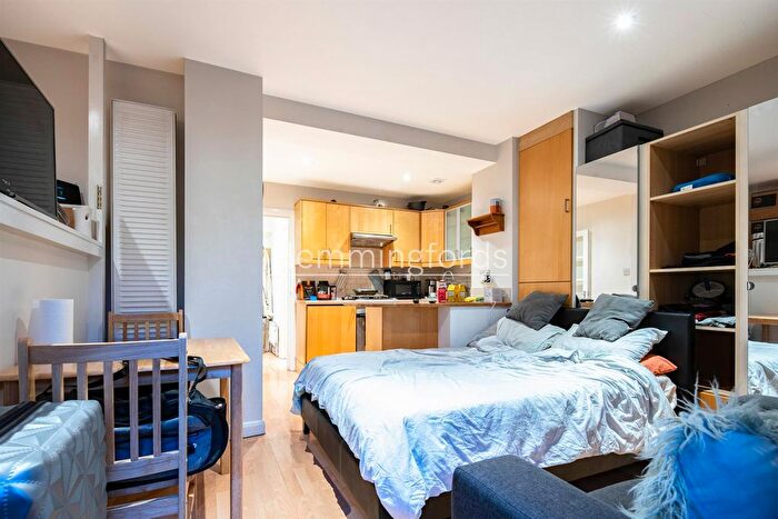 Studio To Rent In Kentish Town Road, London, NW1