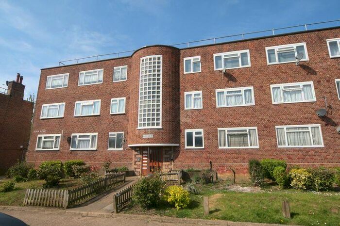 3 Bedroom Flat To Rent In Church Lane, London, NW9