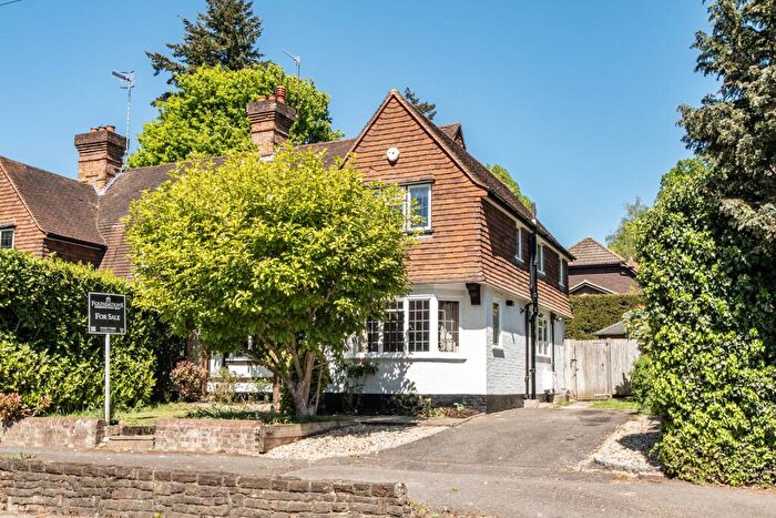 3 Bedroom Semi-Detached House For Sale In South Woking, GU22
