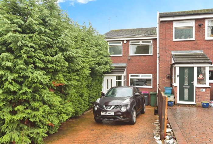 3 Bedroom End Of Terrace House For Sale In Dycott Road, Kimberworth, Rotherham, S61