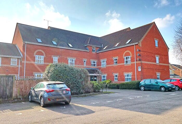 1 Bedroom Apartment For Sale In Northampton Grove, Langdon Hills, Basildon, Essex, SS16