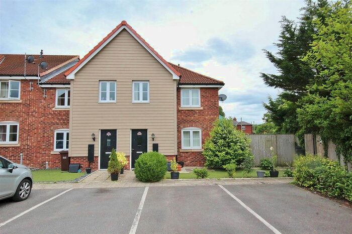 2 Bedroom End Of Terrace House To Rent In Elston Avenue, Selby, YO8