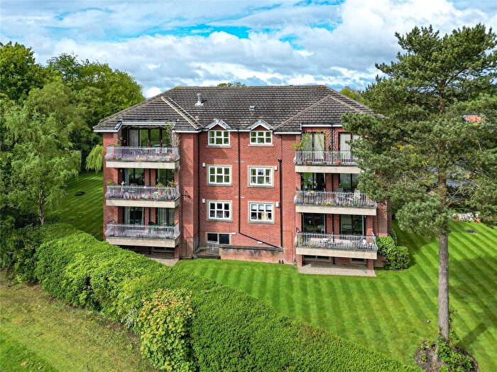 2 Bedroom Flat For Sale In The Moorings, Harrogate Road, Leeds, LS17