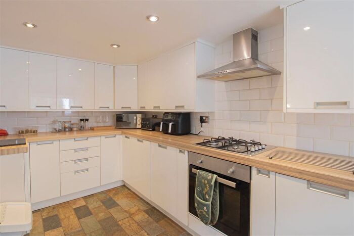 2 Bedroom End Of Terrace House For Sale In Commercial Road, Ynysddu, Newport, NP11