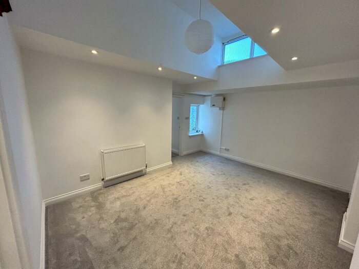 1 Bedroom Flat To Rent In One Bedroom Ground Floor Apartment, EX14